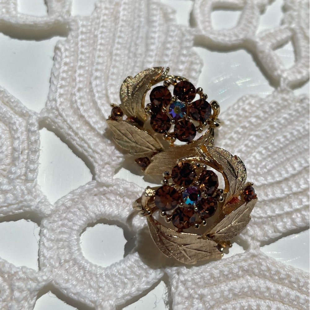 Vintage Lisner Gold and Brown Floral Earrings